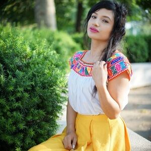 Traditional Puebla Mexican Embroidered Blouse Size S/M